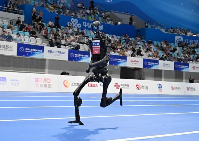 兴：用遥控追求极致速度；蔡浩宇AI游戏上架2719元｜极客早知道九游会J9Sam Altman：AI存在泡沫；宇树机器人夺金王兴(图9)
